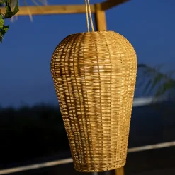 Newgarden Saona utendørs LED-hengelampe av rotting