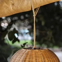 Newgarden Saona utendørs LED-hengelampe av rotting