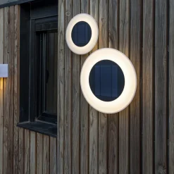 Newgarden Wally LED-vegglampe med solcellepanel, Ø 27 cm