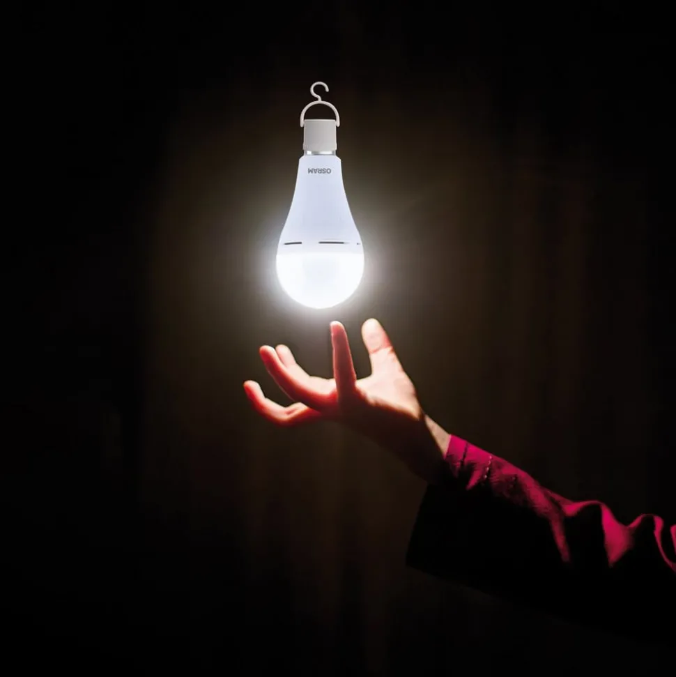 OSRAM tradisjonell LED-pære E27 8W matt 2700K oppladbart batteri nødlys