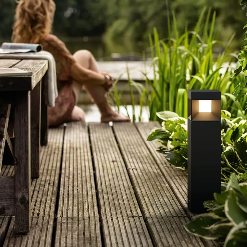 Parterre tiltalende designet LED sokkellampe