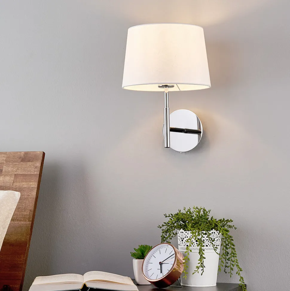 Pen vegglampe Dorothea med hvitt stoffskjerm