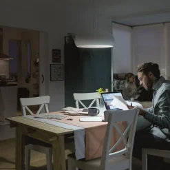 Philips Classic LED-pære E14 B35 6,5W klar 4 000K