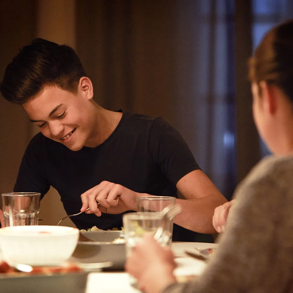 Philips Classic LED-pære E27 G120 7W 2 700K opal