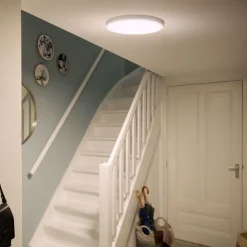 Philips Slim Surface 2.700K rund 28,6 cm hvit