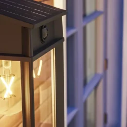 Philips utendørs LED-vegglampe Geri UE Sensor, kantet, IP44