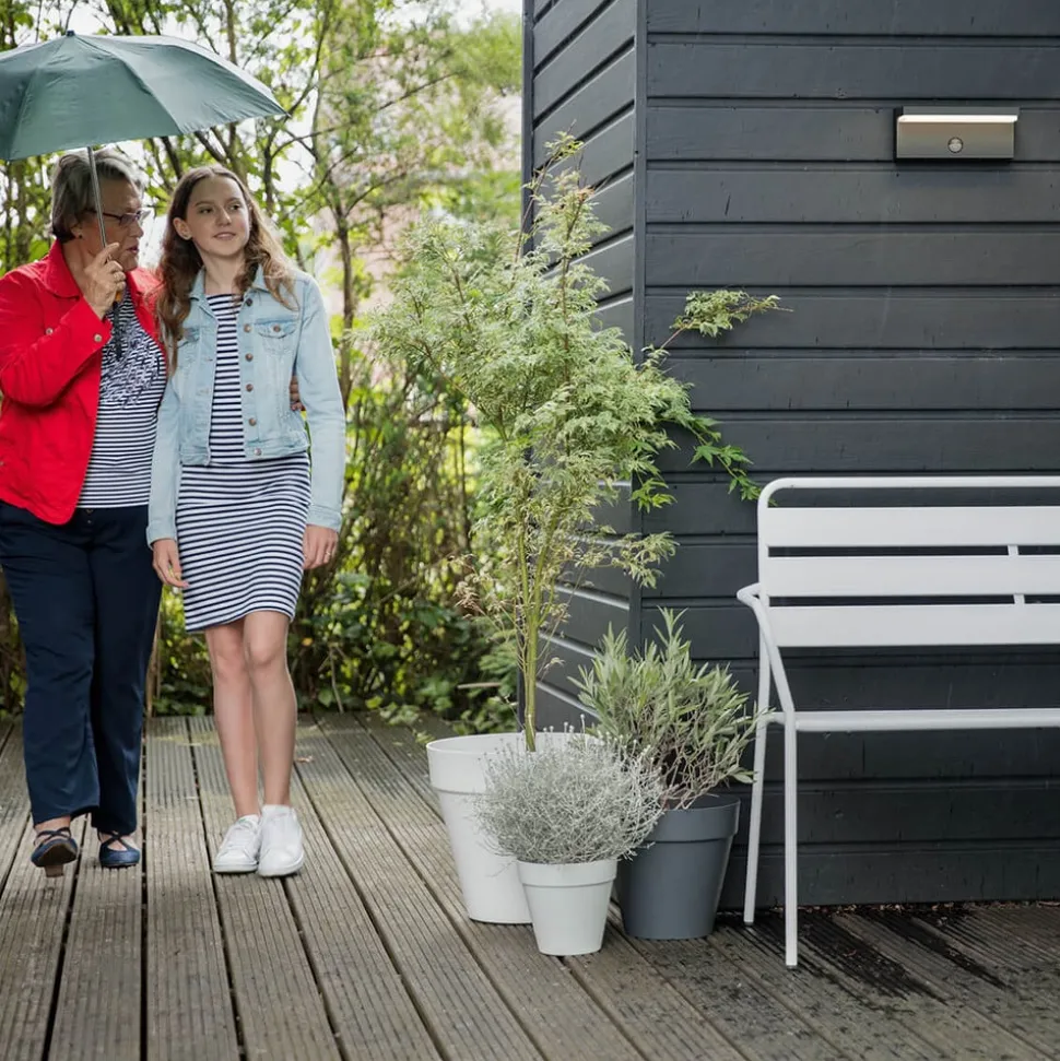 Philips utendørs LED-vegglampe Bustan Sensor 2700 K