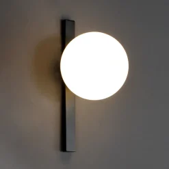 Pluto vegglampe, 1 lyskilde, svart/hvit, bryter