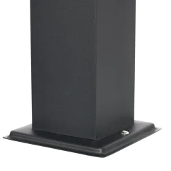 Prios Ayanis sokkellampe med 2 stikkontakter