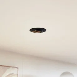 Prios innfelt taklampe Fibur, svart, aluminium, Ø 8,2 cm