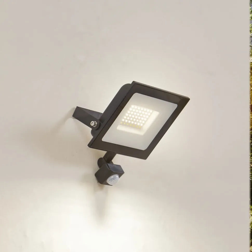 Prios utendørs LED-spot Maikel, 50W, 4000lm, metall, sensor