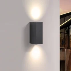 Prios utendørs vegglampe Tetje, svart, kantet, 16 cm