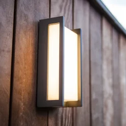 Qubo utendørs LED-vegglampe, RGBW, smart