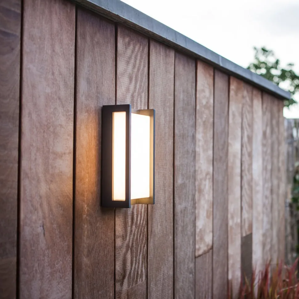 Qubo utendørs LED-vegglampe, RGBW, smart