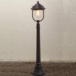 Romantisk PARMA gatebelysning i svart