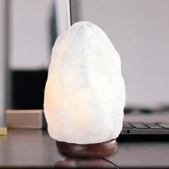 Saltkrystall-bordlampe Stone, hvit