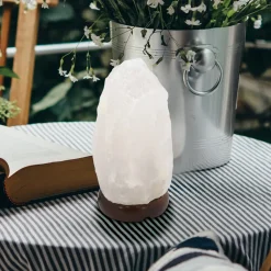 Saltkrystall-bordlampe Stone, hvit