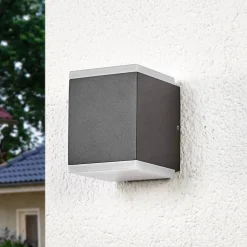 Sarah utendørs LED vegglampe med diffusor