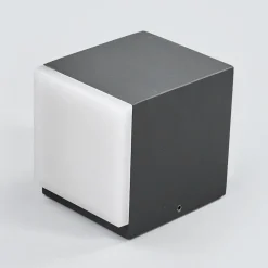 Sarah utendørs LED vegglampe med diffusor