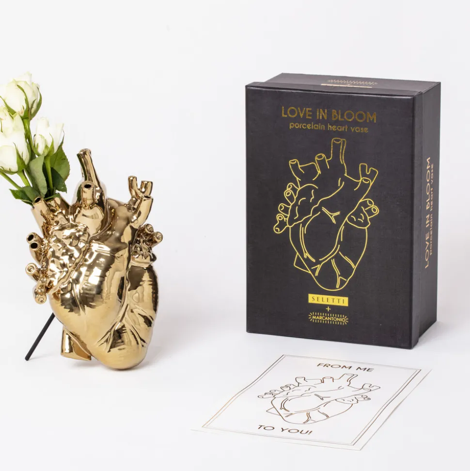SELETTI Love in Bloom-vase, gullfarget, hjerteformet, porselen