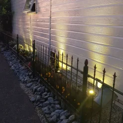 Sendling LED-lampe med jordspyd laget av trykkstøpt aluminium