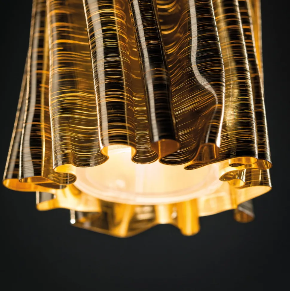 Slamp Accordéon Vertical hengelampe gull/svart