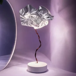 Slamp Lafleur LED-bordlampe, batteri, prisme