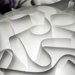 Slamp Veli – design-bordlampe, Ø 32 cm, hvit