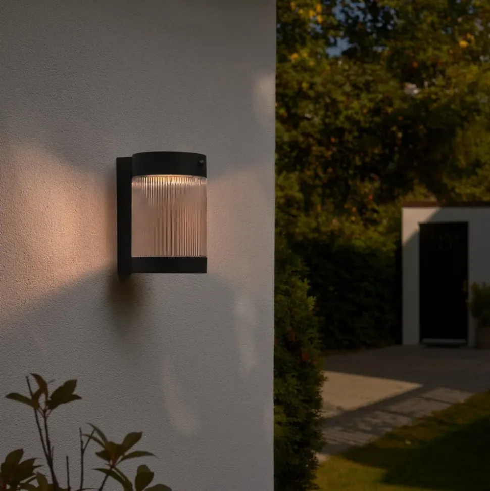Solar utendørs vegglampe Coupar, svart, plast, IP44