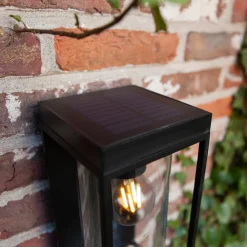 Solcellevegglampe Flair med sensor skjerm sentrert