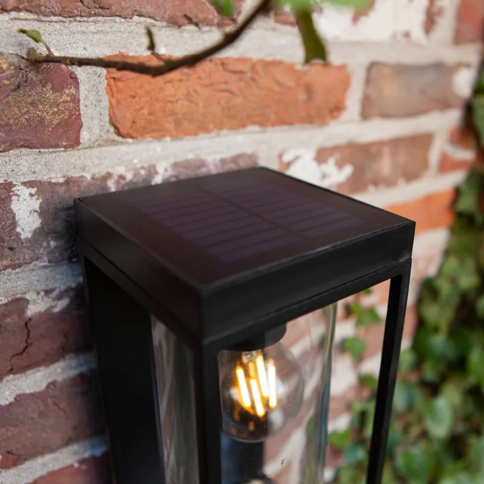 Solcellevegglampe Flair med sensor skjerm sentrert