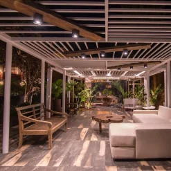 Subtil utendørs LED-takspot Tami