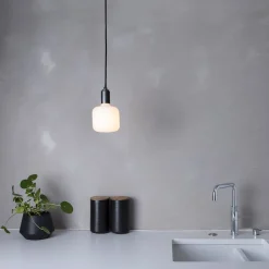 Tala LED-pære Oblo matt E27 6W 2 700 K 540 lm dimbar.