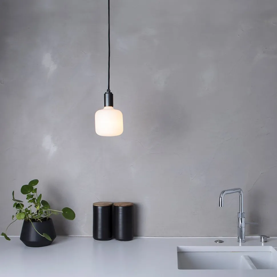 Tala LED-pære Oblo matt E27 6W 2 700 K 540 lm dimbar.