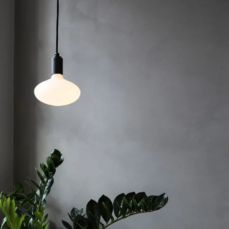 Tala LED-pære Oval matt E27 6W 2 700 K 540 lm dimbar.