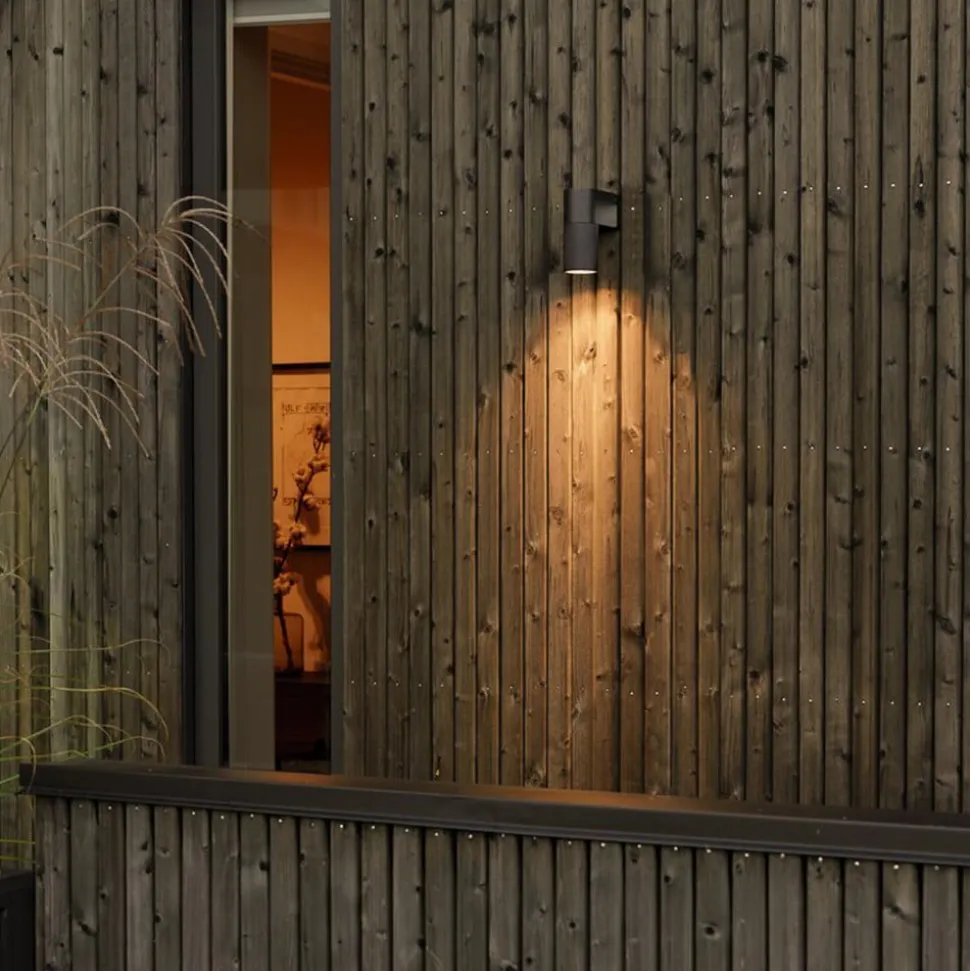 Temi utendørs vegglampe, svart, bredde 11 cm, aluminium