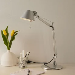 Tidløs designerbordlampe Tolomeo Micro