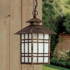 Tradisjonell utendørs pendellampe Ilka m. kjetting