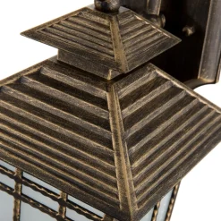 Tradisjonell utendørs vegglampe Ilka som lykt