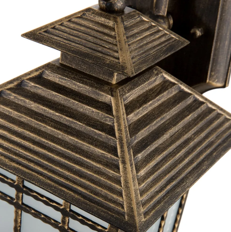 Tradisjonell utendørs vegglampe Ilka som lykt