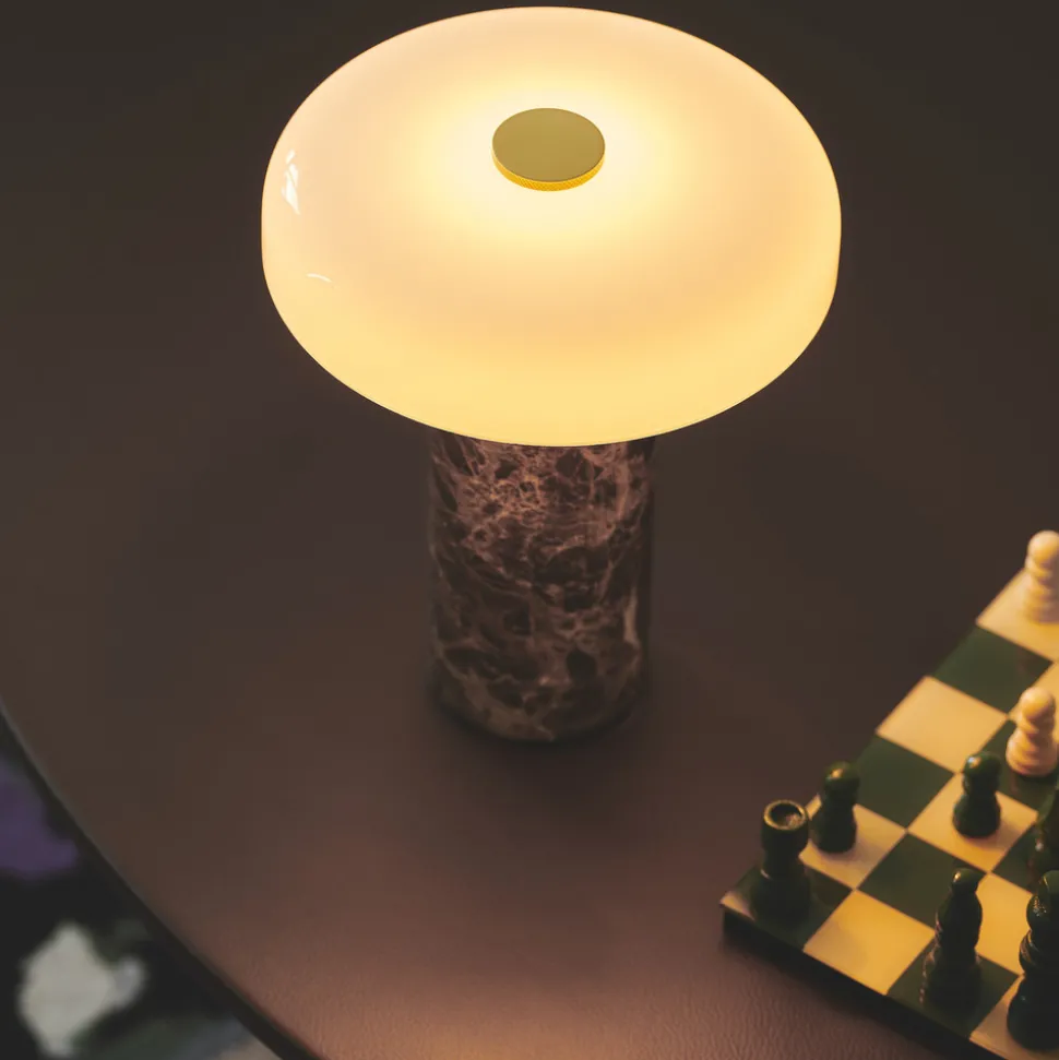Trip LED oppladbar bordlampe, brun/hvit, marmor, glass, IP44