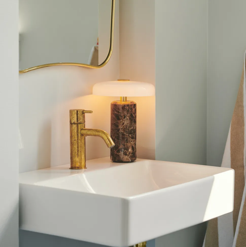 Trip LED oppladbar bordlampe, brun/hvit, marmor, glass, IP44