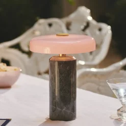 Trip LED oppladbar bordlampe, grå/rosa, marmor, glass, IP44