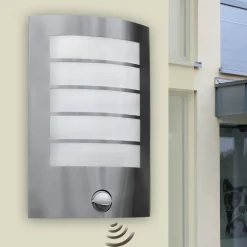 Ute LED-vegglampe Slim med bevegelsessensor IP44