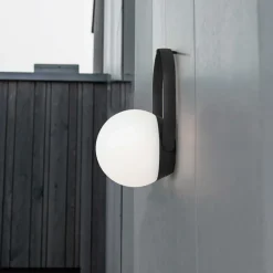 Utendørs LED-lampe Cardi m RGB, CCT og bærehåndtak