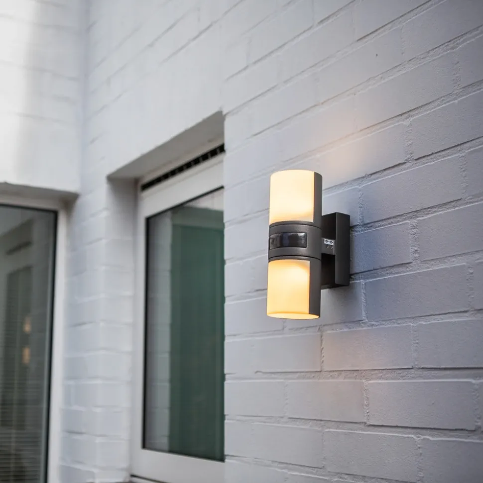 Utendørs LED-vegglampe Cyra, 2 lyskilder, sensor