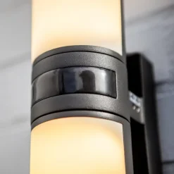 Utendørs LED-vegglampe Cyra, 2 lyskilder, sensor