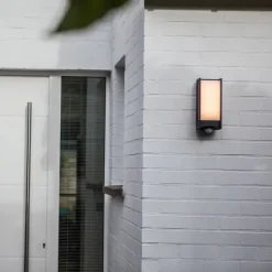 Utendørs LED-vegglampe Qubo bevegelsessensor