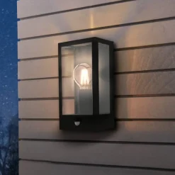 Utendørs vegglampe Alamonte med sensor, svart