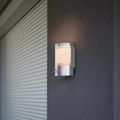 Utendørs vegglampe Cerno, bevegelsessensor, stål